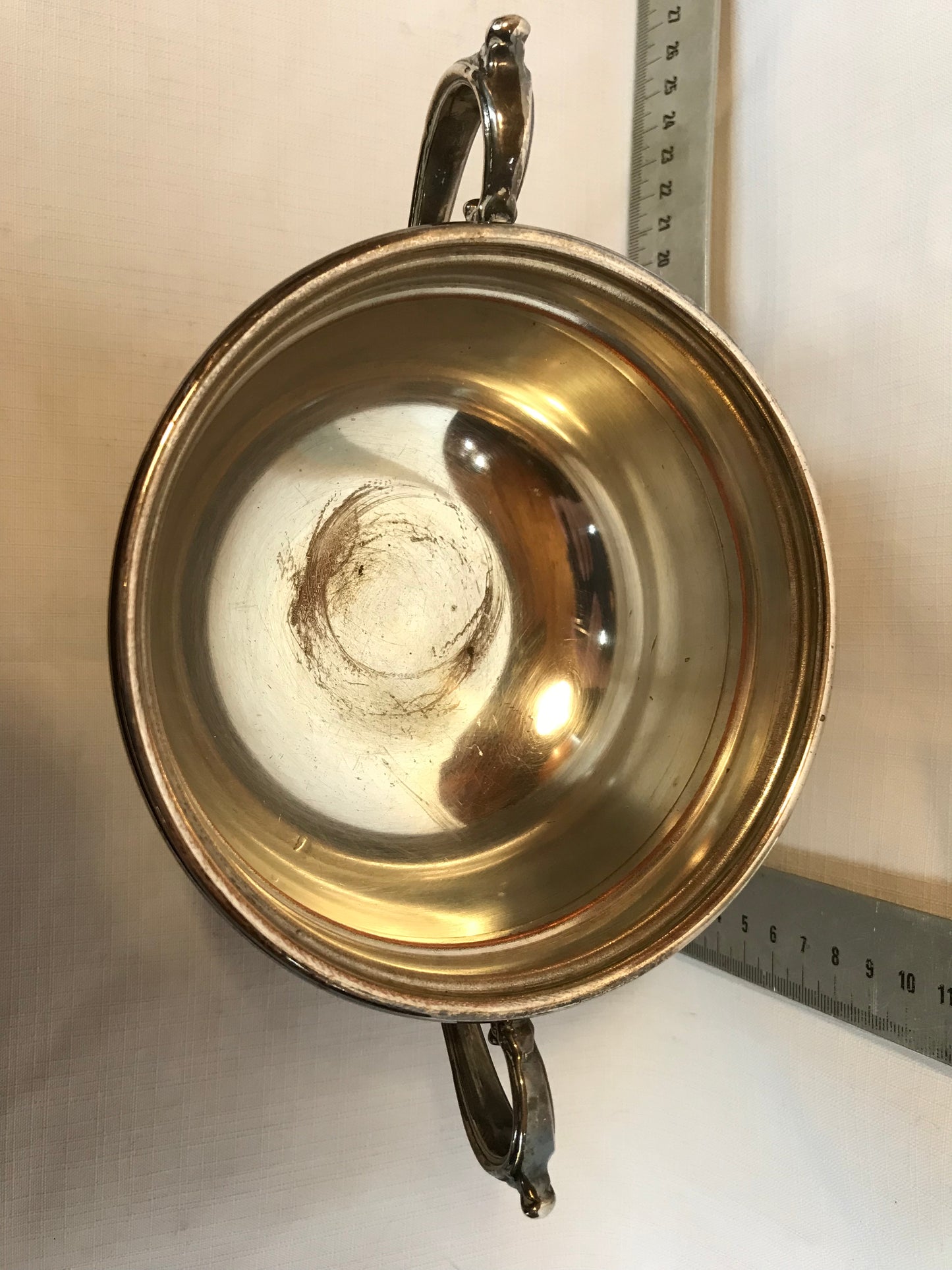 Metal bowl with lid