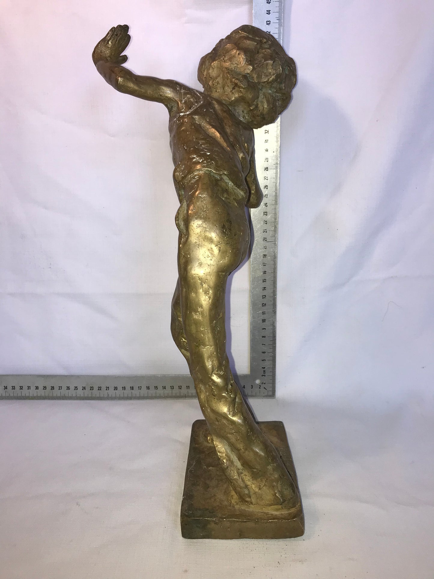 Singer sculpture
