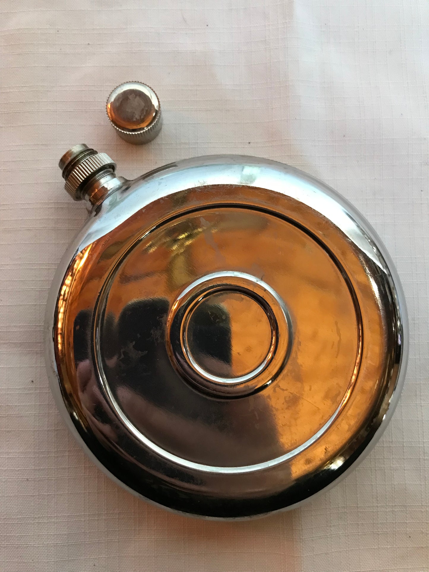 Round hip flask