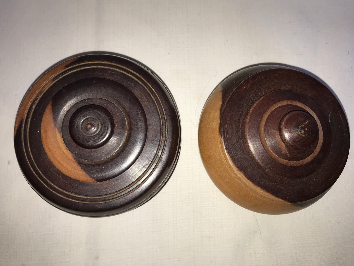 Wooden pots with lids