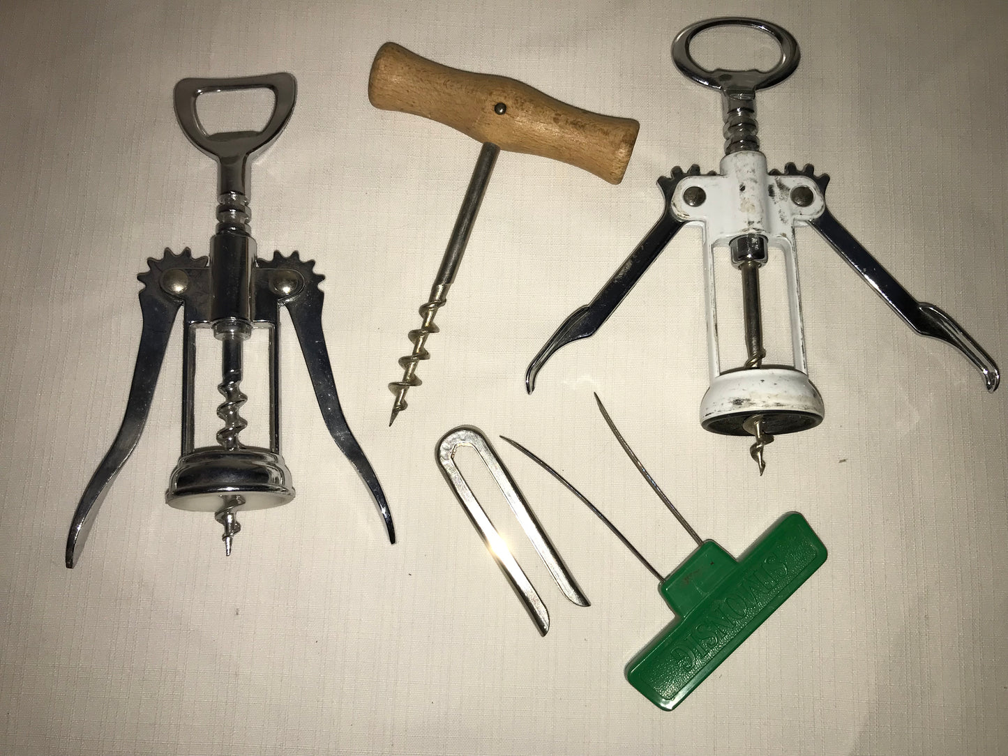 Group of 4 bar accessories