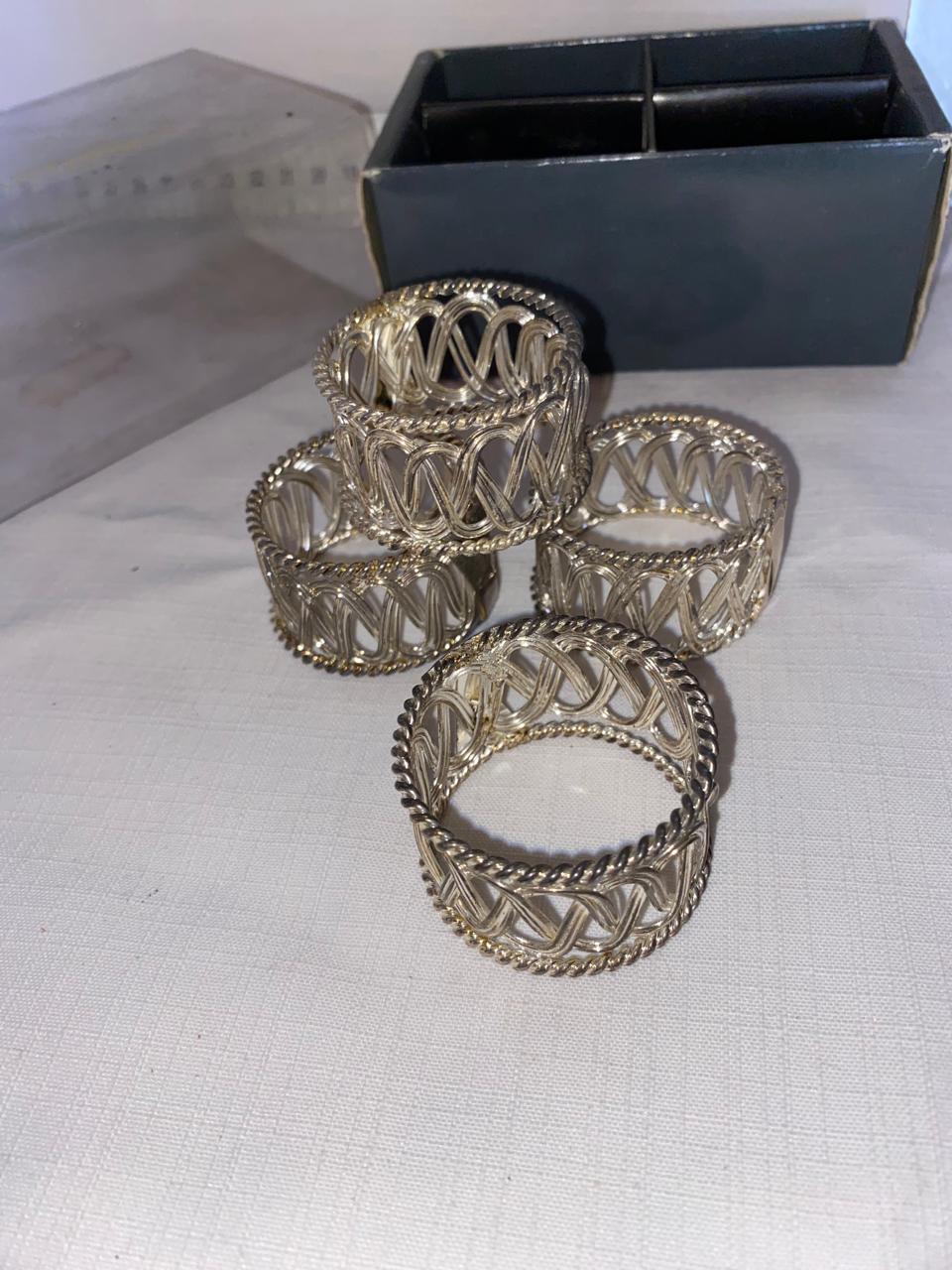 Set of 4 napkin rings
