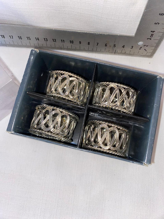 Set of 4 napkin rings