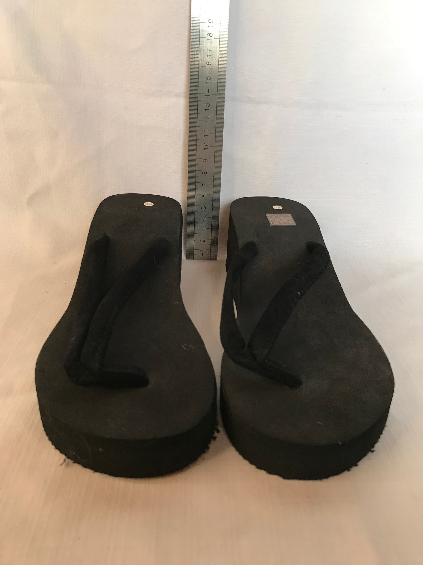 Platform flip flops size 7