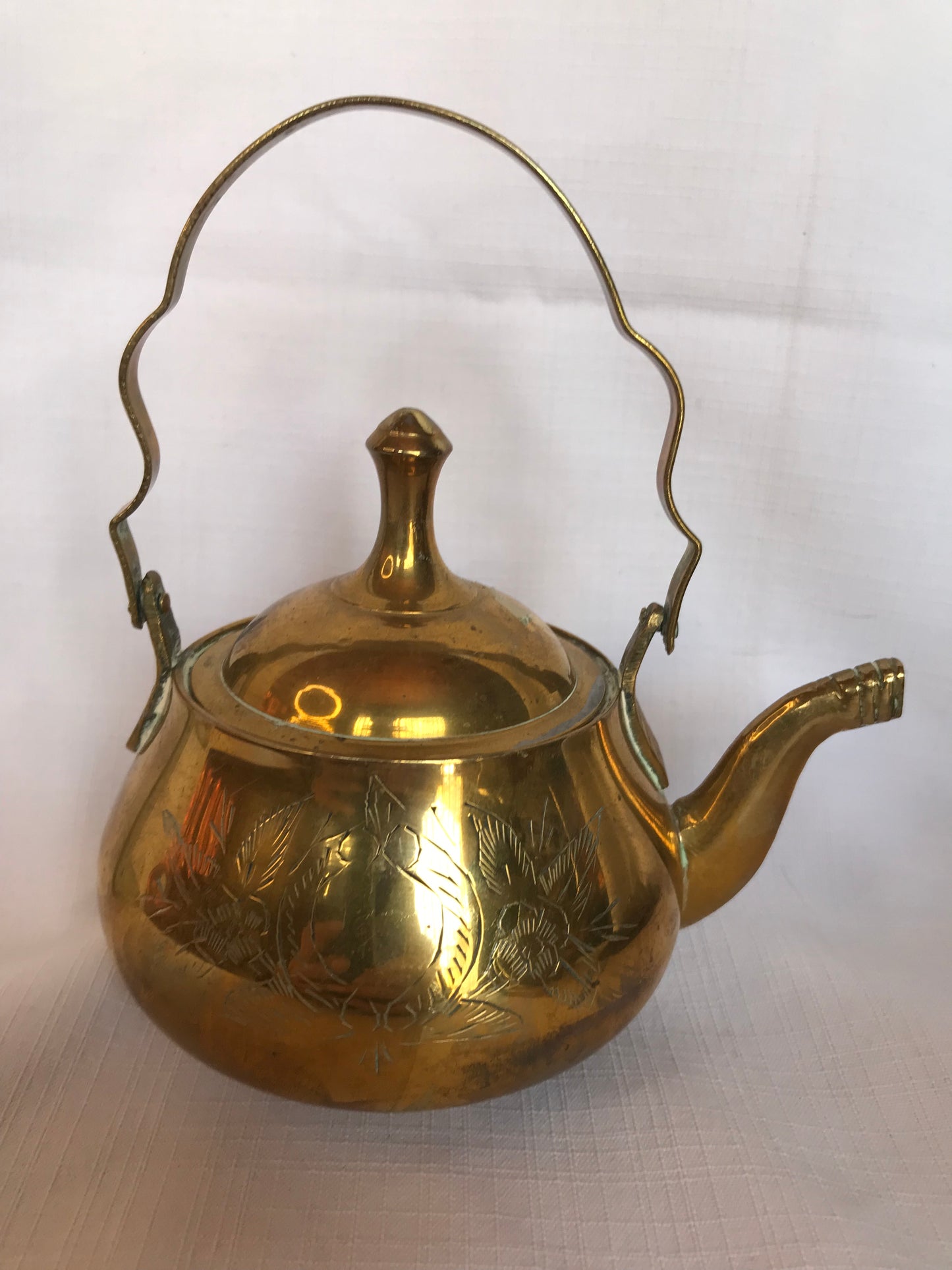 Small brass tea pot with lid