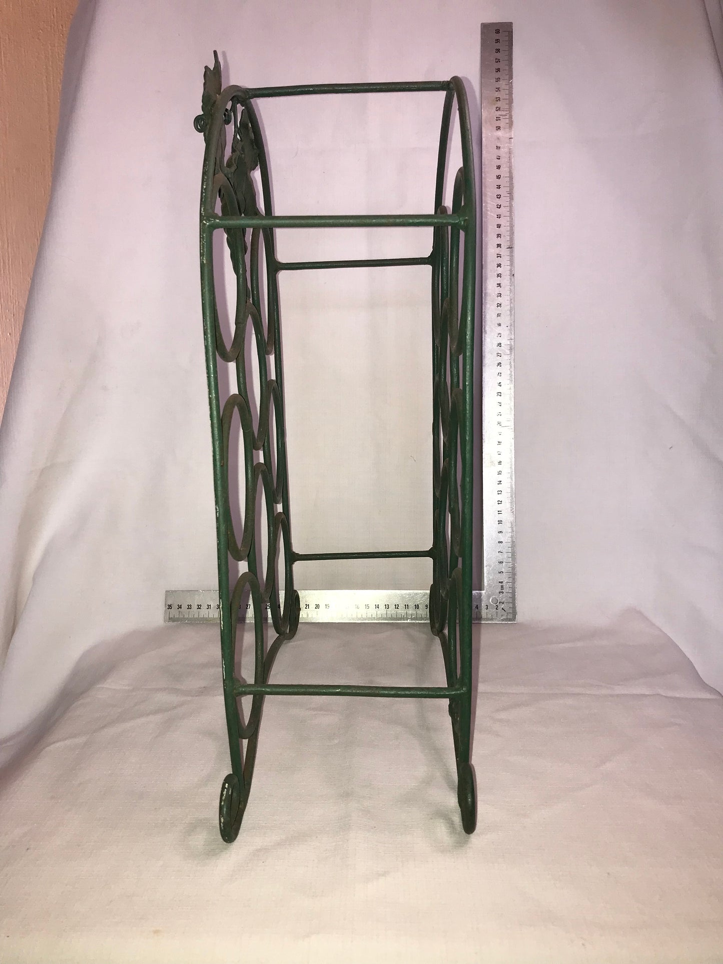 Metal wine rack