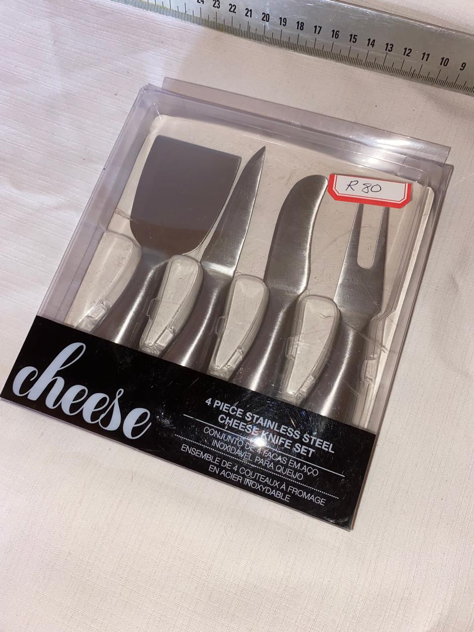 Cheese knife set