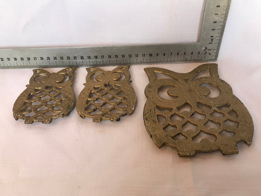 Set of 3 small Owl pot stands