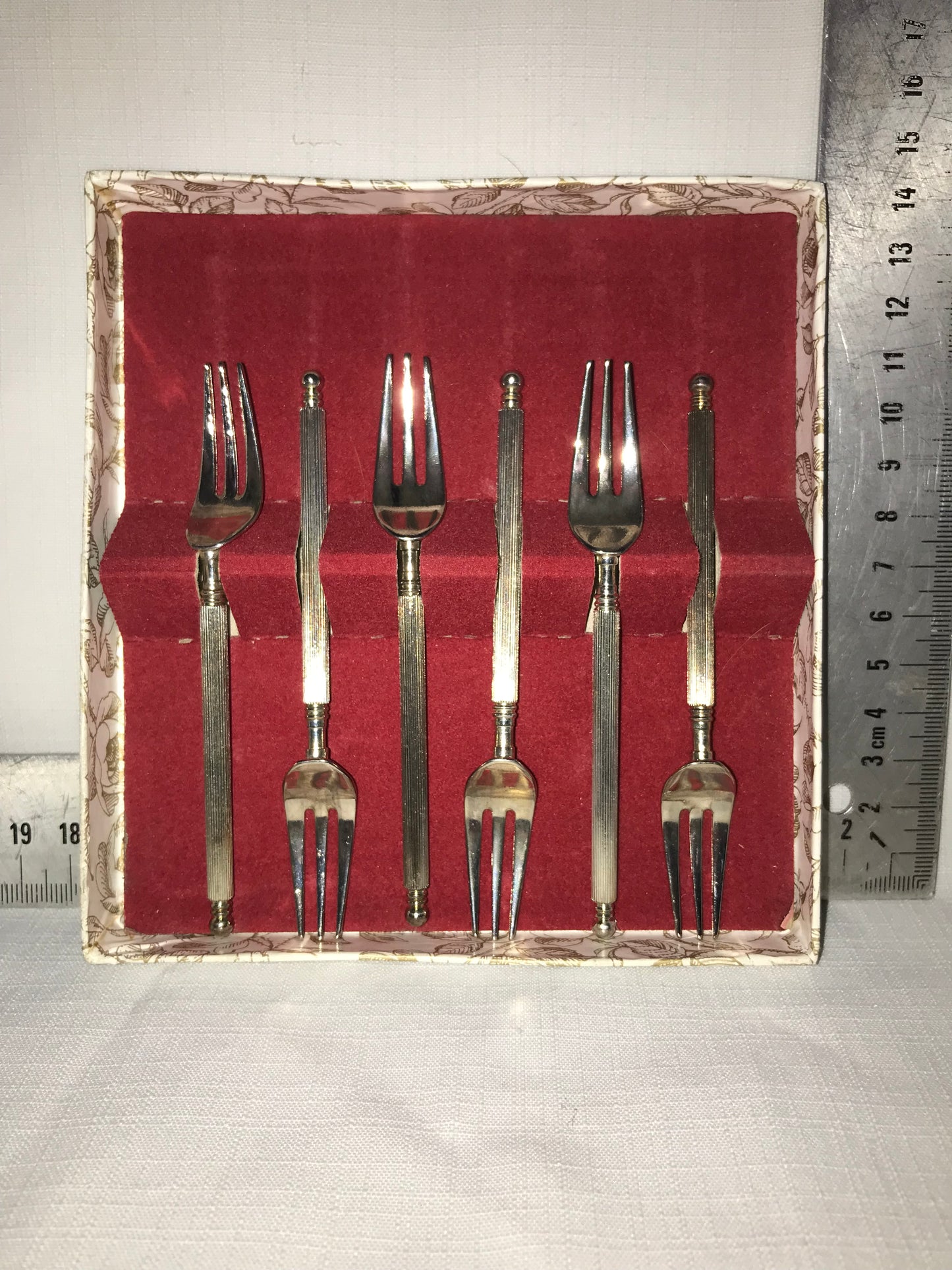 Cake fork set of 6 in box