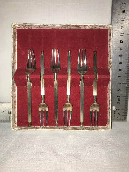 Cake fork set of 6 in box
