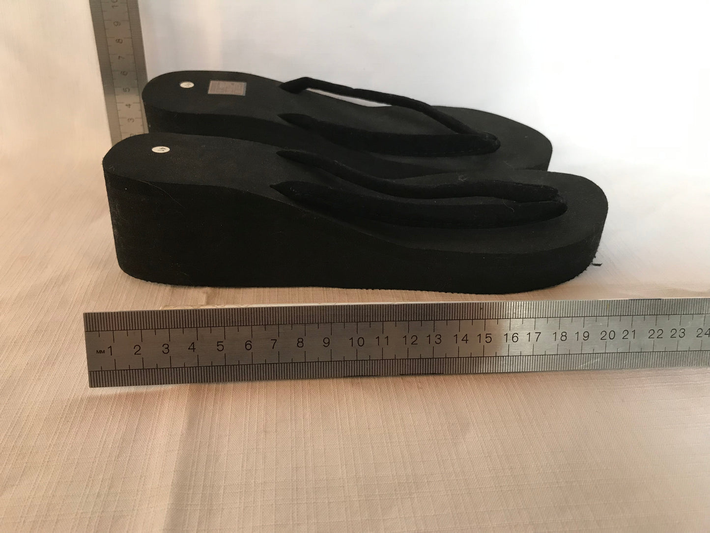 Platform flip flops size 7