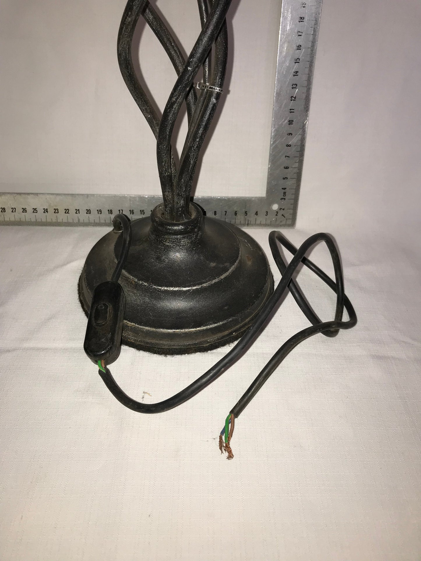 Twisted metal lamp no plug