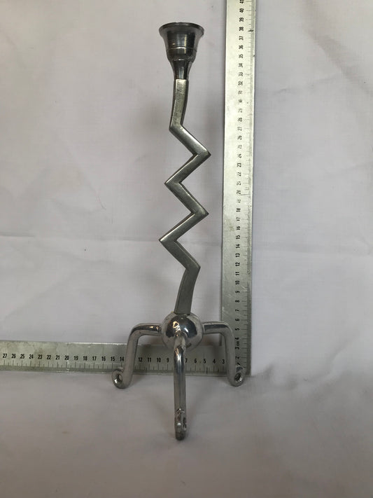 Single geometric candle stick