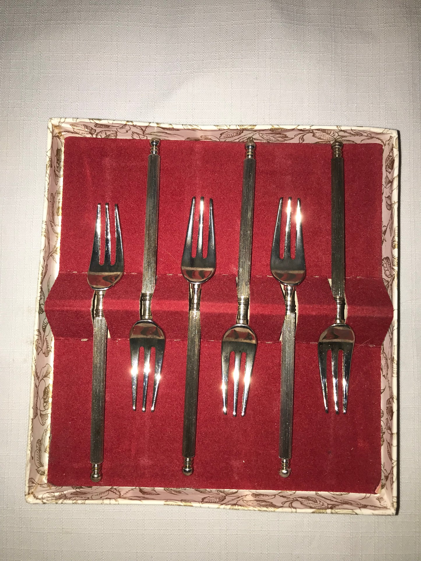 Cake fork set of 6 in box