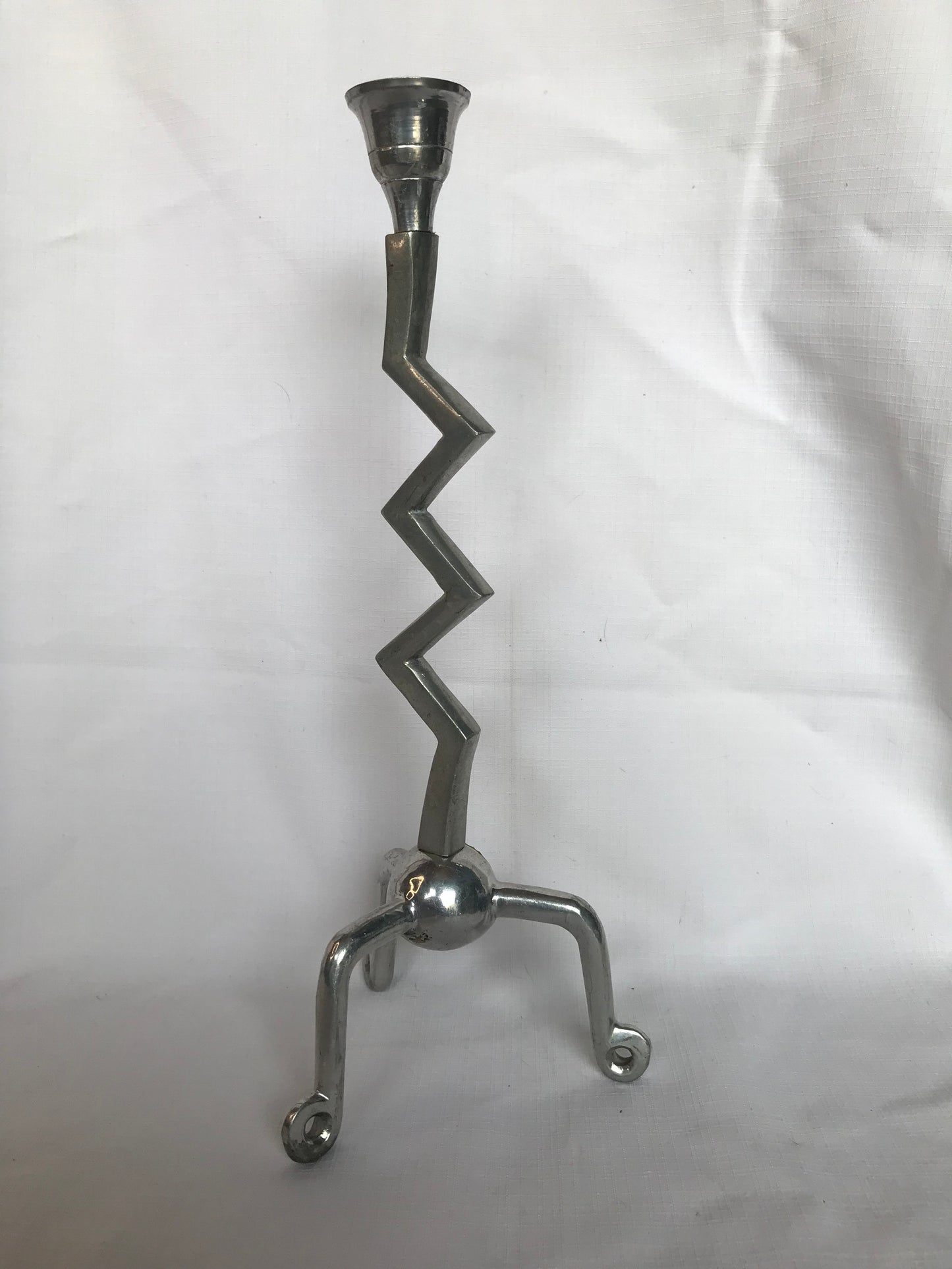 Single geometric candle stick