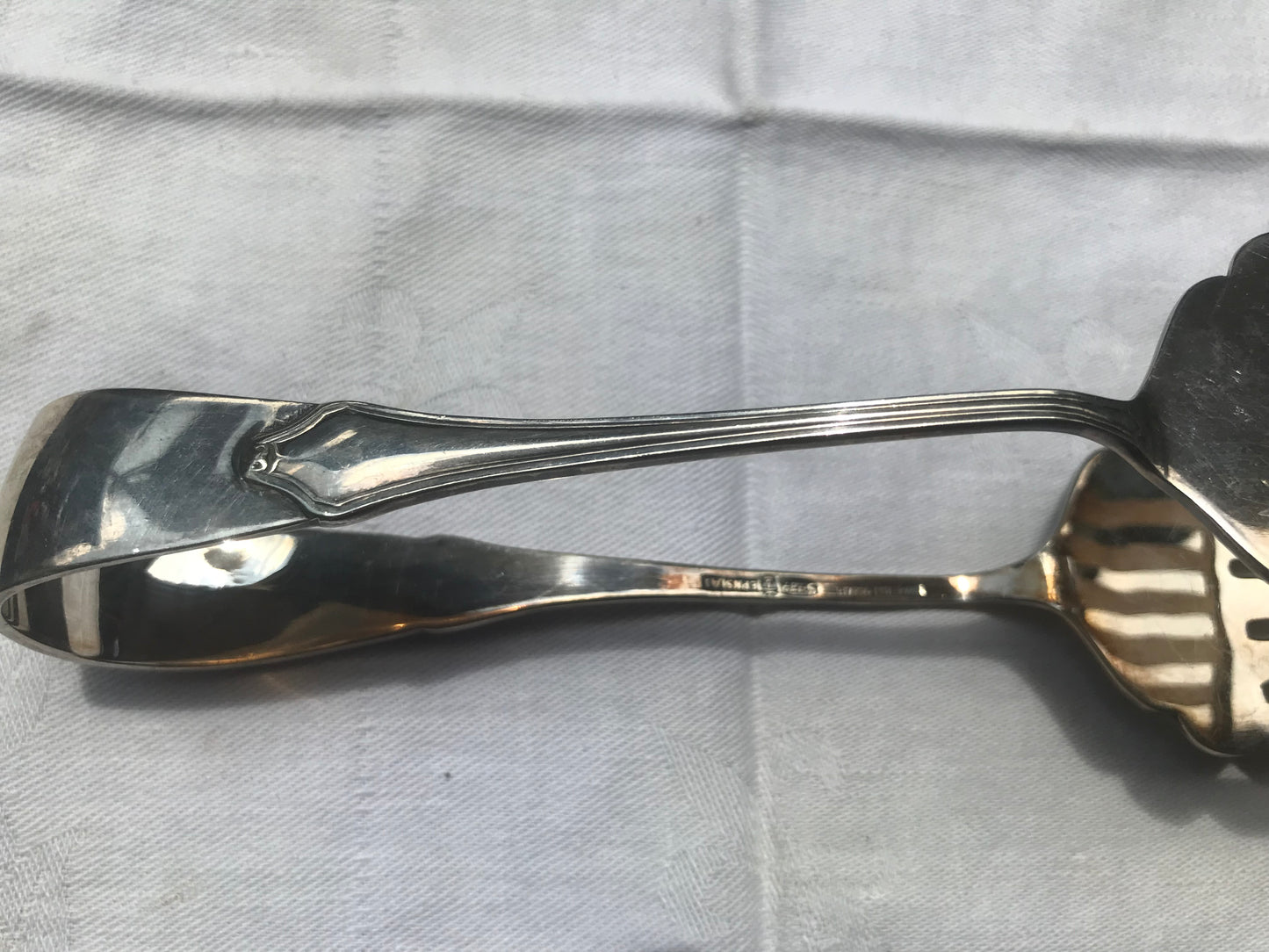 Metal food lifter pre-loved