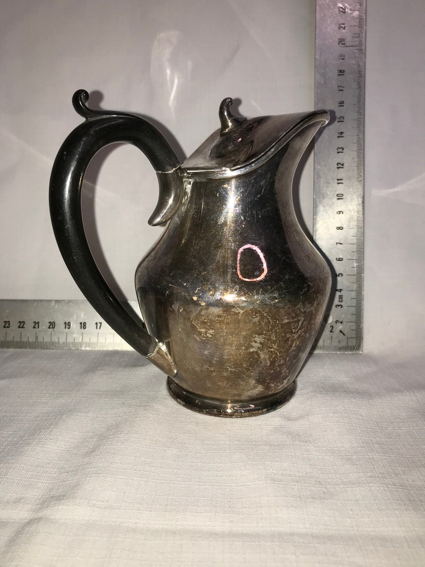 Lip tea pot